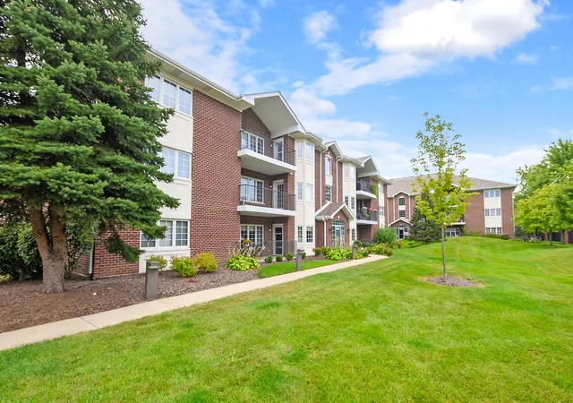 Photo 3 of Condo for sale at 13059 Laurel Glen Ct #301, Palos Heights, IL 60463 | MLS# 12763310 | Listing updated on 2026-10-18