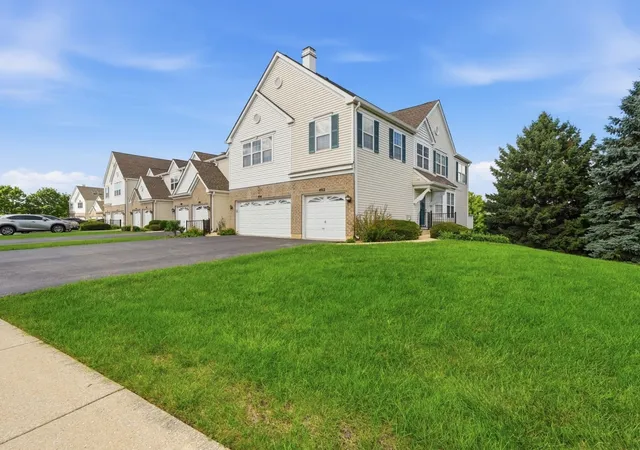 Photo 1 of Townhouse for sale at 402 Arboretum Dr #78, Lombard, IL 60148 | MLS# 12763313 | Listing updated on 2026-09-24
