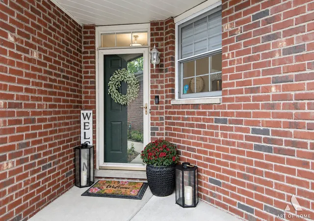 Photo 2 of Townhouse for sale at 13296 Greenleaf Ct, Palos Heights, IL 60463 | MLS# 12763323 | Listing updated on 2026-10-07