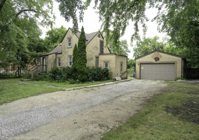 Photo 1 of Single family home for sale at 1748 Lunt Ave, Des Plaines, IL 60018 | MLS# 12763328 | Listing updated on 2026-09-24