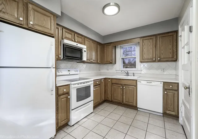 Photo 2 of Single family home for sale at 1748 Lunt Ave, Des Plaines, IL 60018 | MLS# 12763328 | Listing updated on 2026-09-24