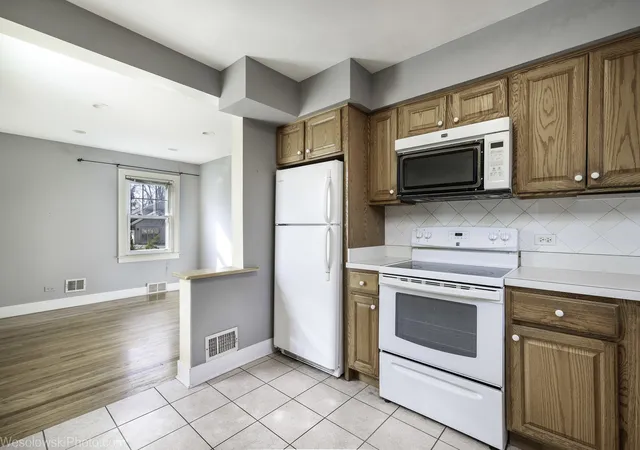Photo 3 of Single family home for sale at 1748 Lunt Ave, Des Plaines, IL 60018 | MLS# 12763328 | Listing updated on 2026-09-24