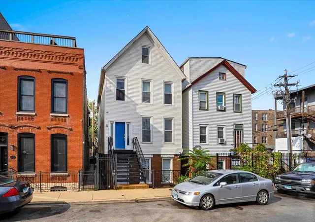 Photo 2 of Condo for sale at 1618 W Blackhawk St #1, Chicago, IL 60622 | MLS# 12763334 | Listing updated on 2026-09-23