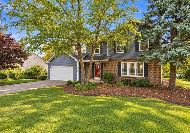 Photo 1 of Single family home for sale at 1320 Spring Hl Dr, Algonquin, IL 60102 | MLS# 12763335 | Listing updated on 2026-10-03