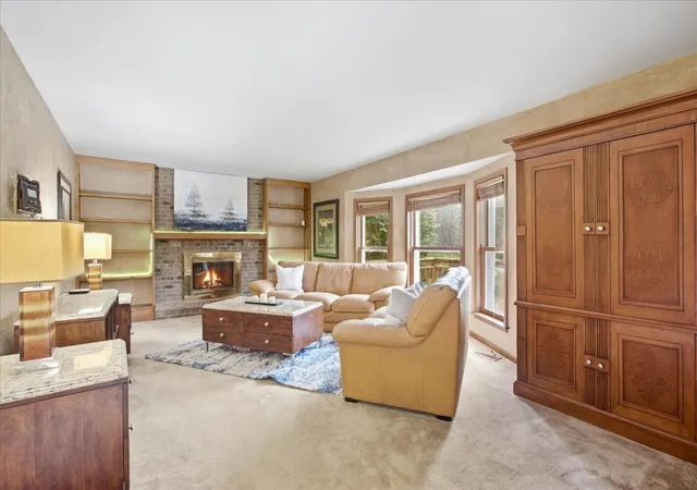 Photo 3 of Single family home for sale at 1320 Spring Hl Dr, Algonquin, IL 60102 | MLS# 12763335 | Listing updated on 2026-10-03