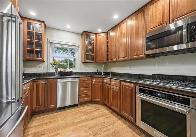 Photo 4 of Single family home for sale at 431 S Pine Ave, Arlington Heights, IL 60005 | MLS# 12763336 | Listing updated on 2026-10-04