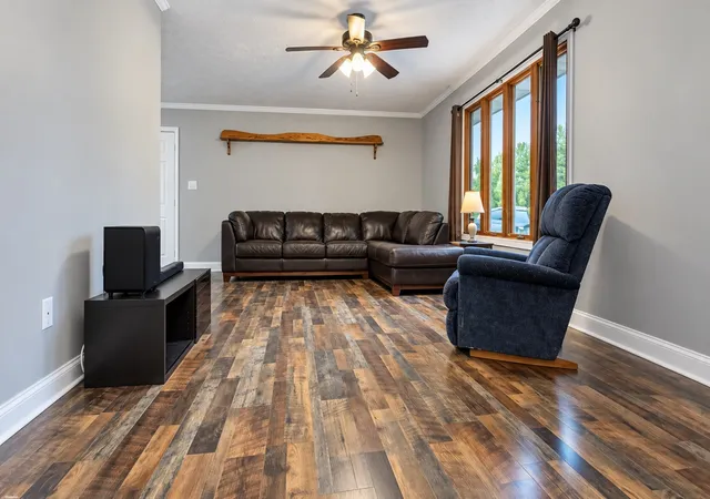 Photo 4 of Single family home for sale at 404 E Oak St, Leroy, IL 61752 | MLS# 12763340 | Listing updated on 2026-09-25