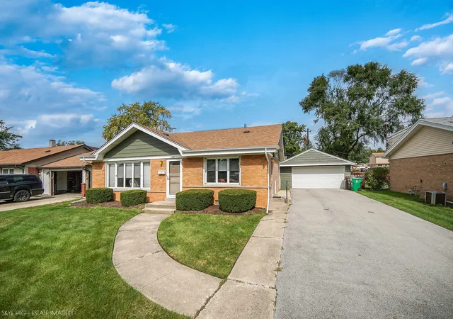 Photo 2 of Single family home for sale at 7280 174th Street, Tinley Park, IL 60477 | MLS# 12763345 | Listing updated on 2026-10-01