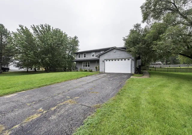 Photo 2 of Single family home for sale at 542 Meadow Ct, Winthrop Harbor, IL 60096 | MLS# 12763348 | Listing updated on 2026-10-07