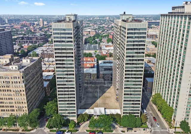 Photo 3 of Condo for sale at 3550 N Lake Shore Dr #1202, Chicago, IL 60657 | MLS# 12763352 | Listing updated on 2026-09-27