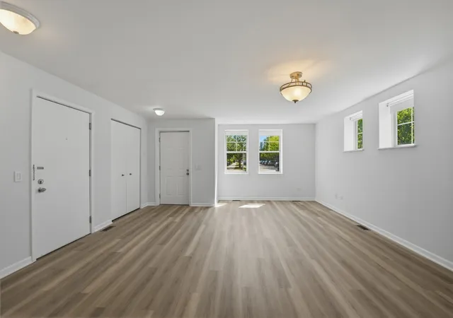 Photo 2 of Townhouse for sale at 3560 S Federal St, Chicago, IL 60609 | MLS# 12763358 | Listing updated on 2026-09-29