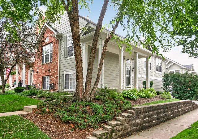 Photo 2 of Townhouse for sale at 2429 Emily Ln, Elgin, IL 60124 | MLS# 12763362 | Listing updated on 2026-09-24