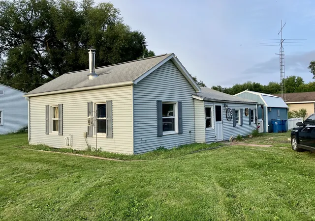 Photo 1 of Single family home for sale at 2407 W 3rd Street, Dixon, IL 61021 | MLS# 12763363 | Listing updated on 2026-10-01