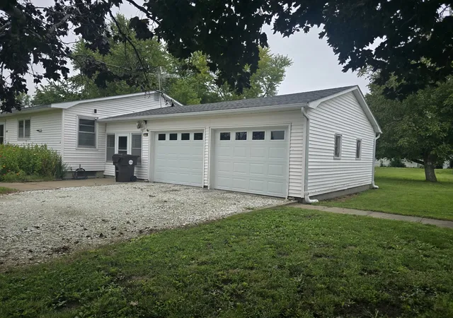 Photo 2 of Sale Pending at 108 S Belmonth St, Bowen, IL 62316 | MLS# 12763370 | Listing updated on 2026-09-30