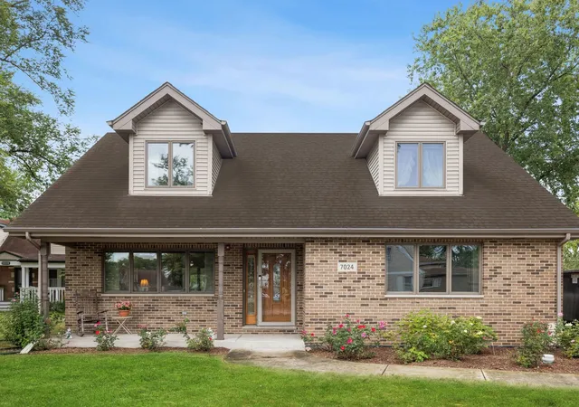 Photo 2 of Single family home for sale at 7024 Garden Ln, Bridgeview, IL 60455 | MLS# 12763376 | Listing updated on 2026-09-29