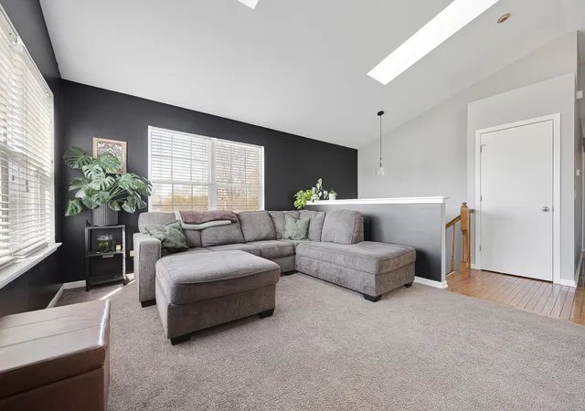 Listing Photo 4 - Condo for sale in building located at 1002 Castleshire Dr, Woodstock, IL 60098