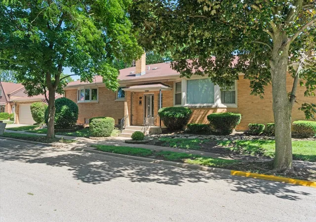 Single family home for sale at 418 E End Ave, Hillside, IL 60162 | MLS# 12763386