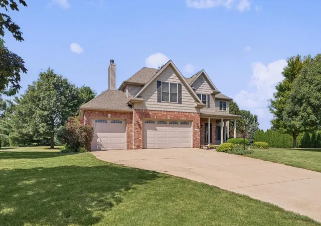 Photo 3 of Single family home for sale at 30 Long Grv Dr, Monticello, IL 61856 | MLS# 12763396 | Listing updated on 2026-10-21