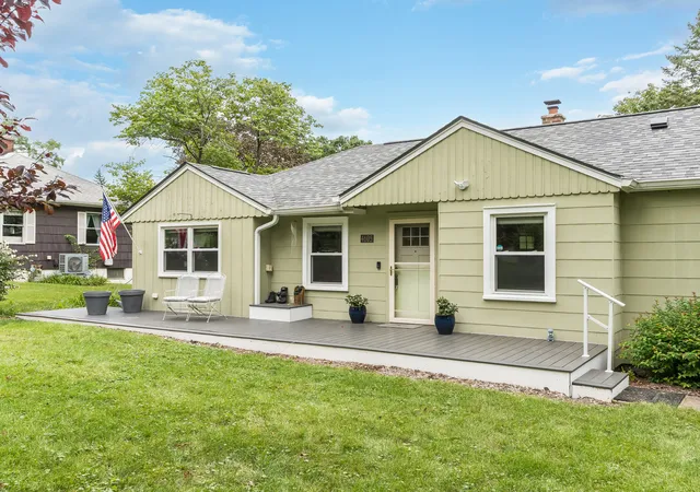 Photo 3 of Single family home for sale at 4605 Schwartz Ave, Lisle, IL 60532 | MLS# 12763400 | Listing updated on 2026-09-24