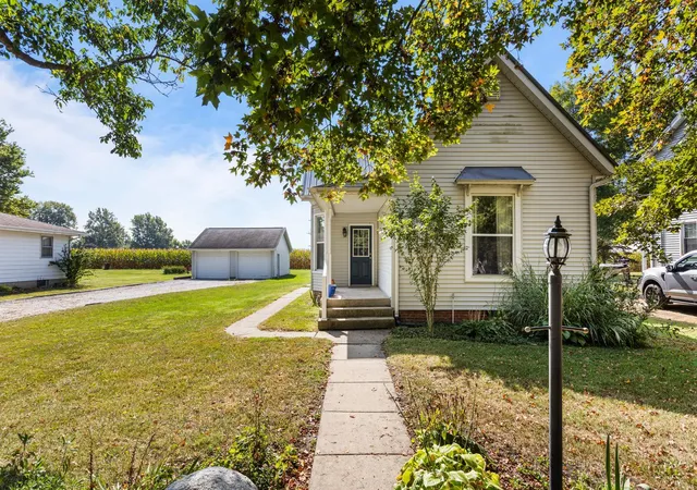 Photo 1 of Single family home for sale at 407 5th Street, Ivesdale, IL 61851 | MLS# 12763409 | Listing updated on 2026-09-20