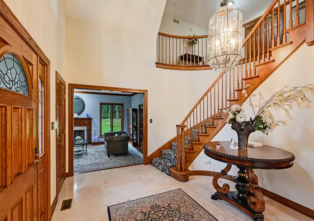 Photo 3 of Single family home for sale at 1711 Midwest Clb Pkwy, Oak Brook, IL 60523 | MLS# 12763412 | Listing updated on 2026-09-28