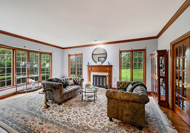 Photo 4 of Single family home for sale at 1711 Midwest Clb Pkwy, Oak Brook, IL 60523 | MLS# 12763412 | Listing updated on 2026-09-28