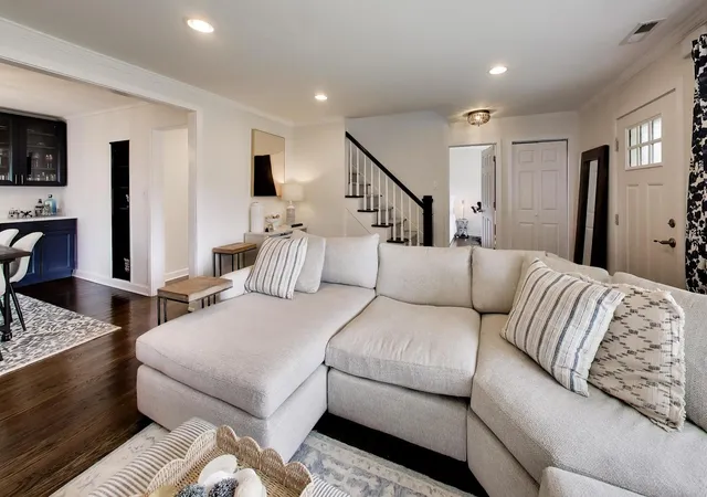 Photo 4 of Single family home for sale at 5005 N Rutherford Ave, Chicago, IL 60656 | MLS# 12763414 | Listing updated on 2026-10-07