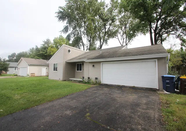 Photo 3 of Sale Pending at 1822 14th Avenue, Belvidere, IL 61008 | MLS# 12763422 | Listing updated on 2026-09-29