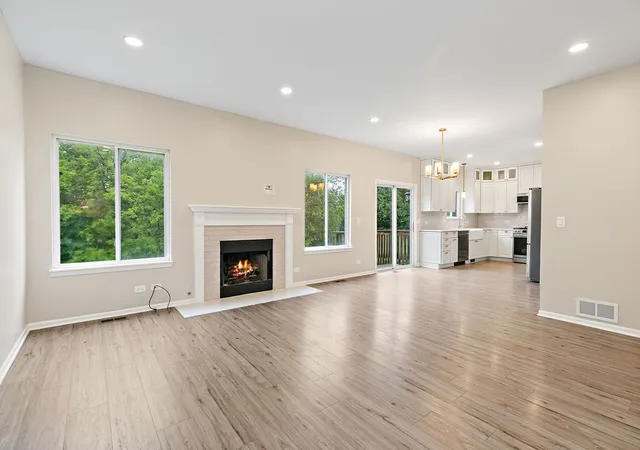 Photo 4 of Single family home for sale at 2118 Preswick Ln, Woodstock, IL 60098 | MLS# 12763426 | Listing updated on 2026-09-27