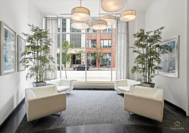 Listing Photo 5 - Condo for sale in building located at 757 N Orleans St, Chicago, IL 60654 - Unit #805