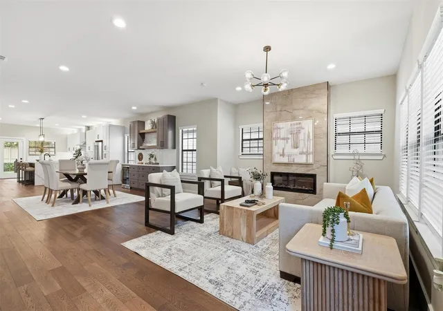 Photo 2 of Single family home for sale at 2109 Sul Ross St, Houston, TX 77098 | MLS# 12763453 | Listing updated on 2026-09-20