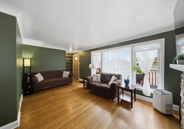 Photo 3 of Single family home for sale at 11362 S Hamlin Ave, Chicago, IL 60655 | MLS# 12763458 | Listing updated on 2026-10-07