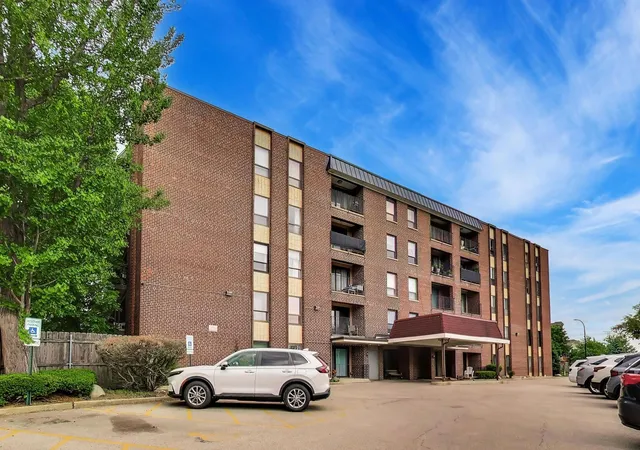 Condo for sale at 6330 Lincoln Ave #1A, Morton Grove, IL 60053 | MLS# 12763461