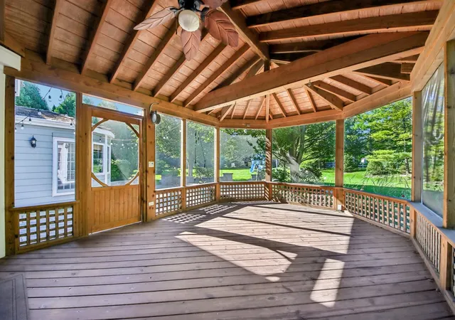 Photo 3 of Single family home for sale at 17945 W Pond Ridge Cir, Gurnee, IL 60031 | MLS# 12763465 | Listing updated on 2026-10-07