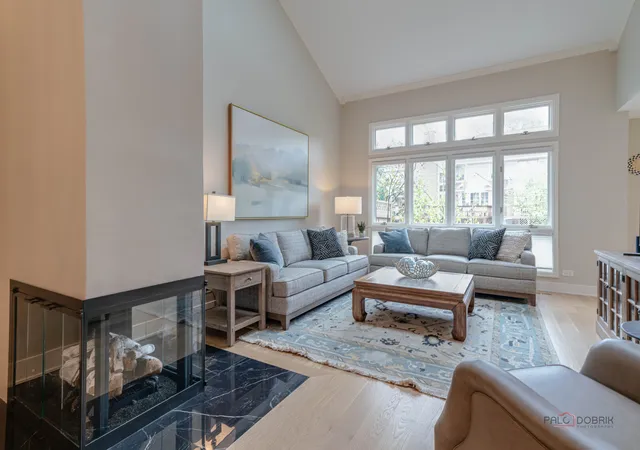 Photo 4 of Townhouse for sale at 868 Island Ct, Deerfield, IL 60015 | MLS# 12763467 | Listing updated on 2026-10-05