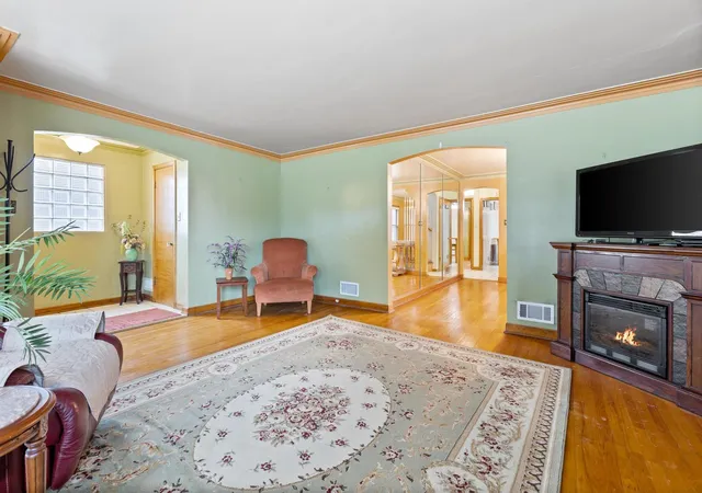 Photo 1 of Single family home for sale at 9055 S Luella Ave, Chicago, IL 60617 | MLS# 12763479 | Listing updated on 2026-09-24