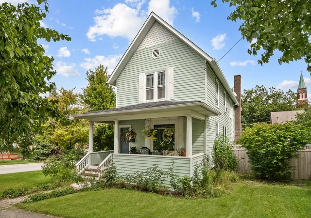 Photo 2 of Single family home for sale at 603 Singer Ave, Lemont, IL 60439 | MLS# 12763492 | Listing updated on 2026-10-05
