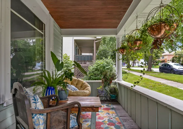 Photo 3 of Single family home for sale at 603 Singer Ave, Lemont, IL 60439 | MLS# 12763492 | Listing updated on 2026-10-05