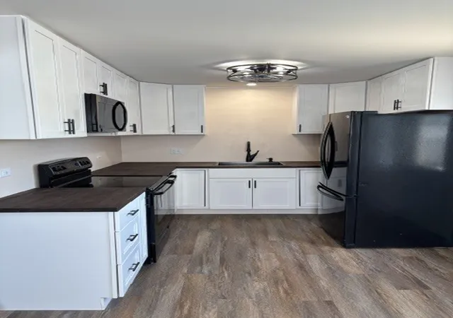 Photo 4 of Sale Pending at 1606 Stratford Ct, Joliet, IL 60435 | MLS# 12763493 | Listing updated on 2026-09-26