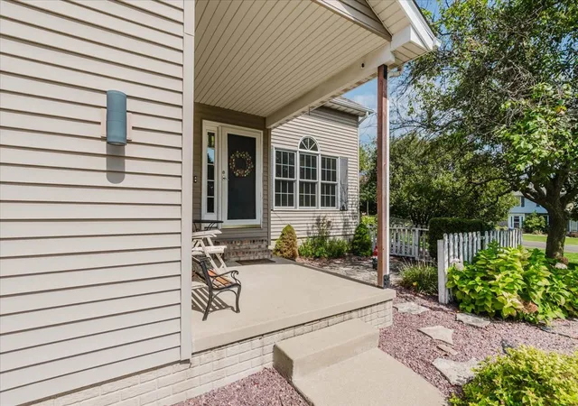 Photo 2 of Single family home for sale at 19598 Nottingham Dr, Bloomington, IL 61705 | MLS# 12763505 | Listing updated on 2026-10-02