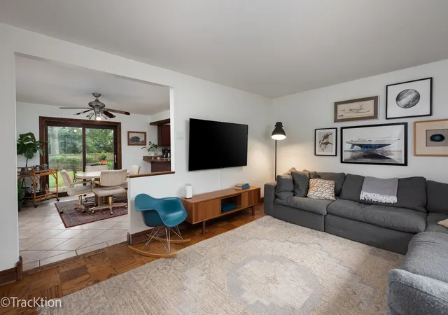 Photo 4 of Single family home for sale at 6630 Blackstone Dr, Downers Grove, IL 60516 | MLS# 12763506 | Listing updated on 2026-09-27