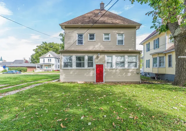 Photo 2 of Multi family home for sale at 212 S Park St, Streator, IL 61364 | MLS# 12763511 | Listing updated on 2026-09-25