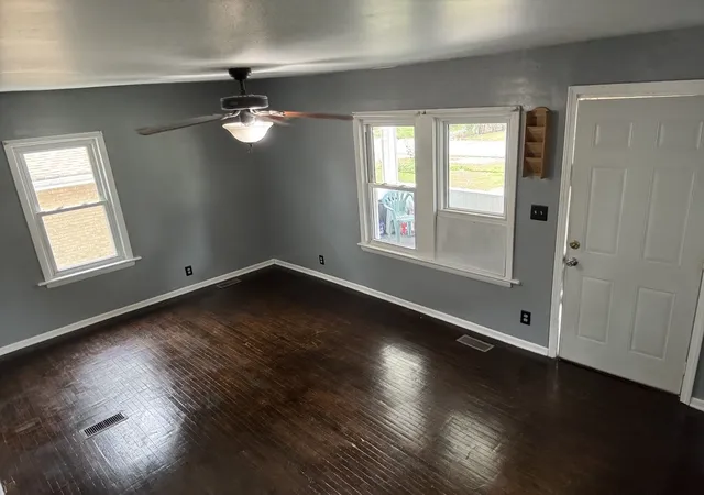 Photo 3 of Single family home for sale at 219 SW Circle Dr, Joliet, IL 60433 | MLS# 12763513 | Listing updated on 2026-10-03
