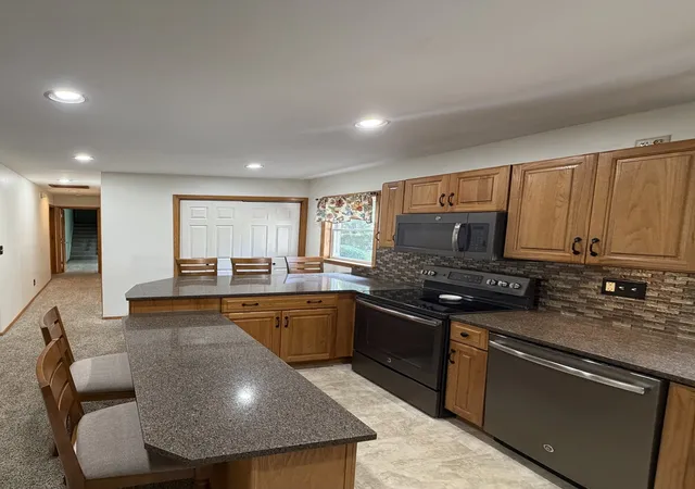 Photo 4 of Single family home for sale at 10083 Elizabeth Rd, Bloomington, IL 61705 | MLS# 12763525 | Listing updated on 2026-10-03