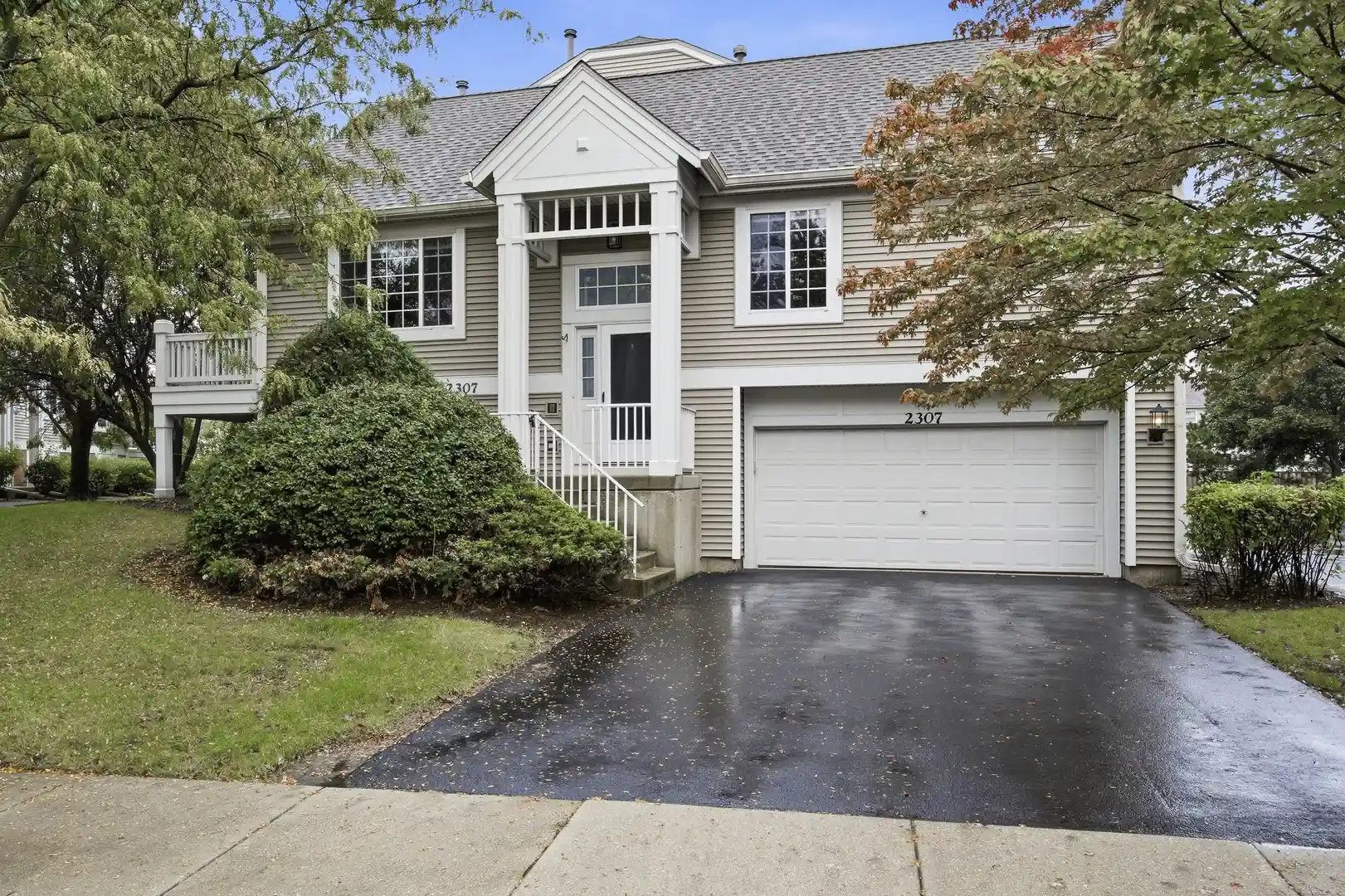 Listing Photo 1 - Condo for sale in 2307 Twilight Dr located at 2307 Twilight Dr, Aurora, IL 60503 - Unit #2307