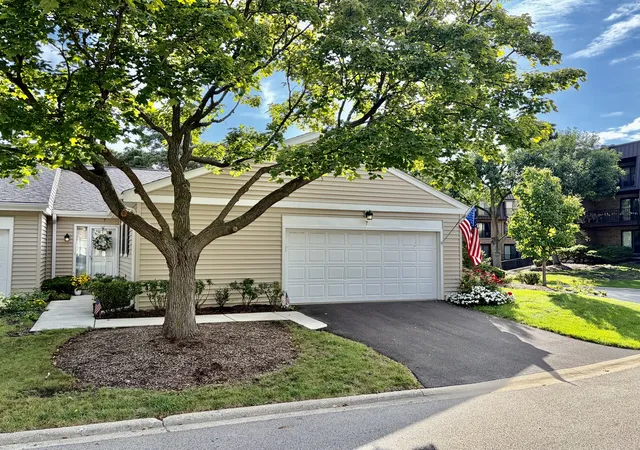 Photo 1 of Townhouse for sale at 7 The Ct Of Greenway, Northbrook, IL 60062 | MLS# 12763530 | Listing updated on 2026-09-30