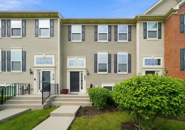 Photo 1 of Townhouse for sale at 282 Lionel Dr, Grayslake, IL 60030 | MLS# 12763538 | Listing updated on 2026-10-07
