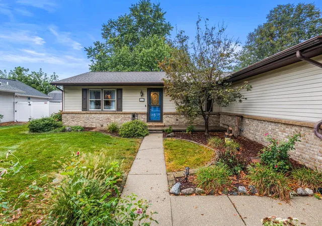 Photo 3 of Single family home for sale at 613 Delmar Dr, Champaign, IL 61822 | MLS# 12763548 | Listing updated on 2026-10-02