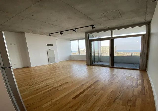 Photo 4 of Condo for sale at 1720 S Michigan Ave #3105, Chicago, IL 60616 | MLS# 12763558 | Listing updated on 2026-09-24