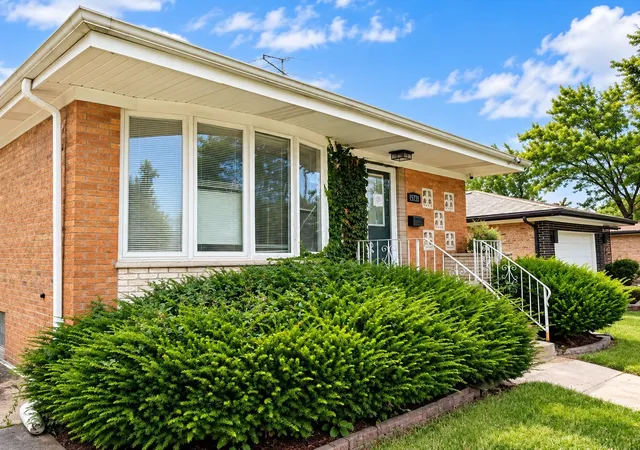 Photo 3 of Single family home for sale at 15739 Ingleside Ave, Dolton, IL 60419 | MLS# 12763559 | Listing updated on 2026-10-21